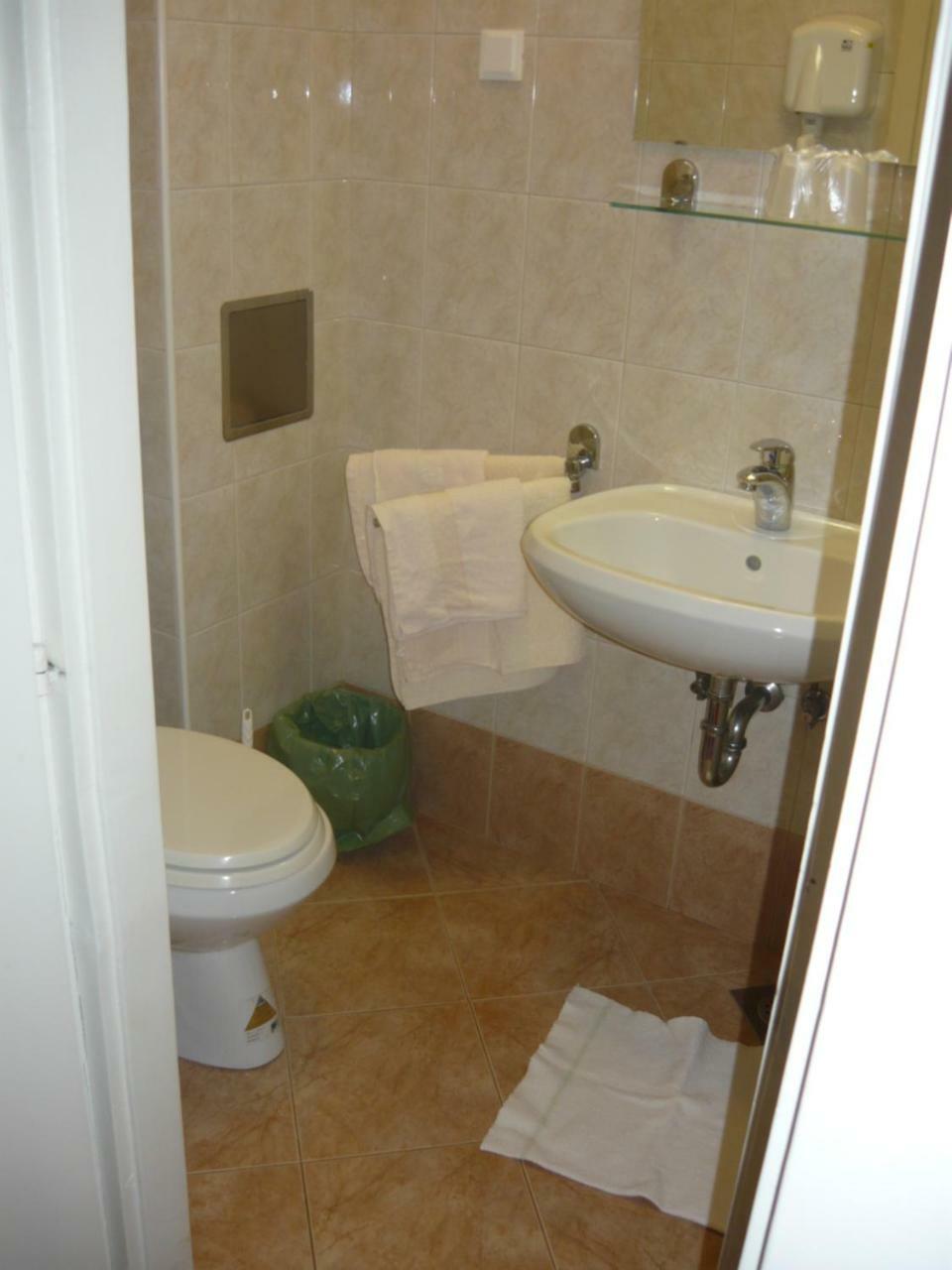 Polzevo Hotel Visnja Gora Buitenkant foto